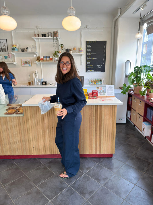 Katja is 170 cm tall and wears size M.