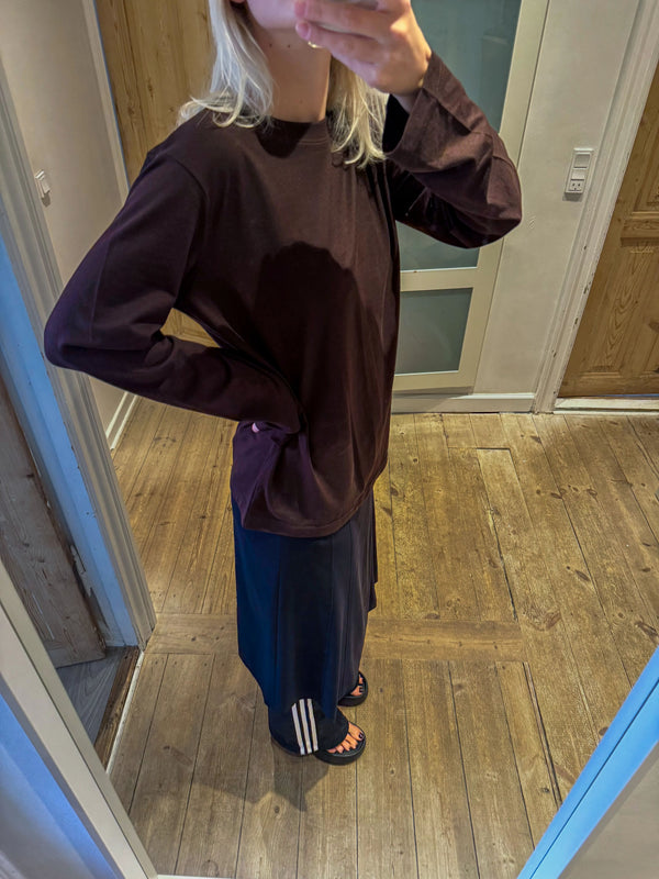 Sofie is 170 cm tall and wears size M. | dark brown