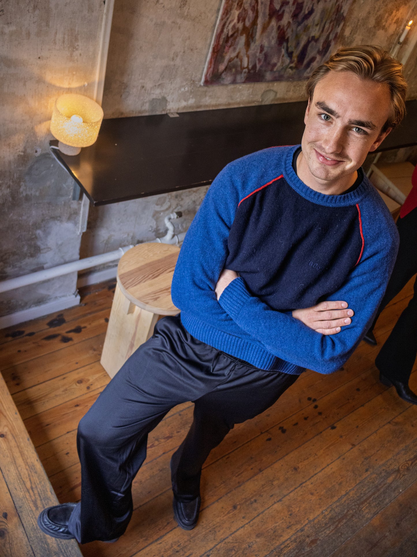 Felix is 195 cm tall and wears size XL. | black