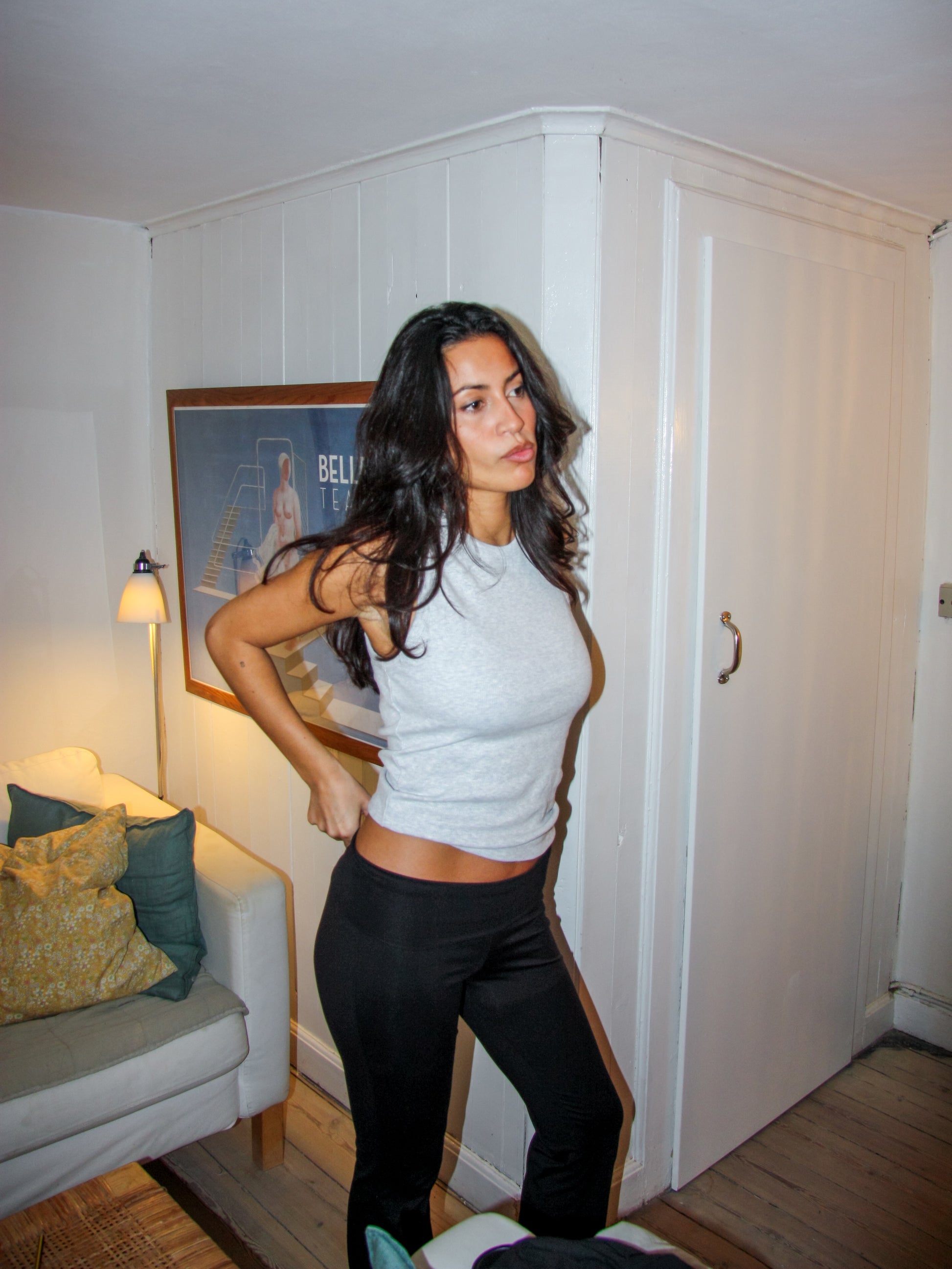 Sofie is 165 cm tall and wears size S. | grey