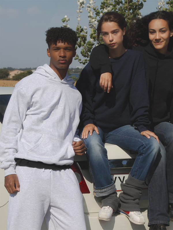Filip is 185 cm tall and wears size L. 