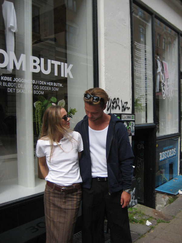 Mille is 160 cm tall and wears size S. | white
