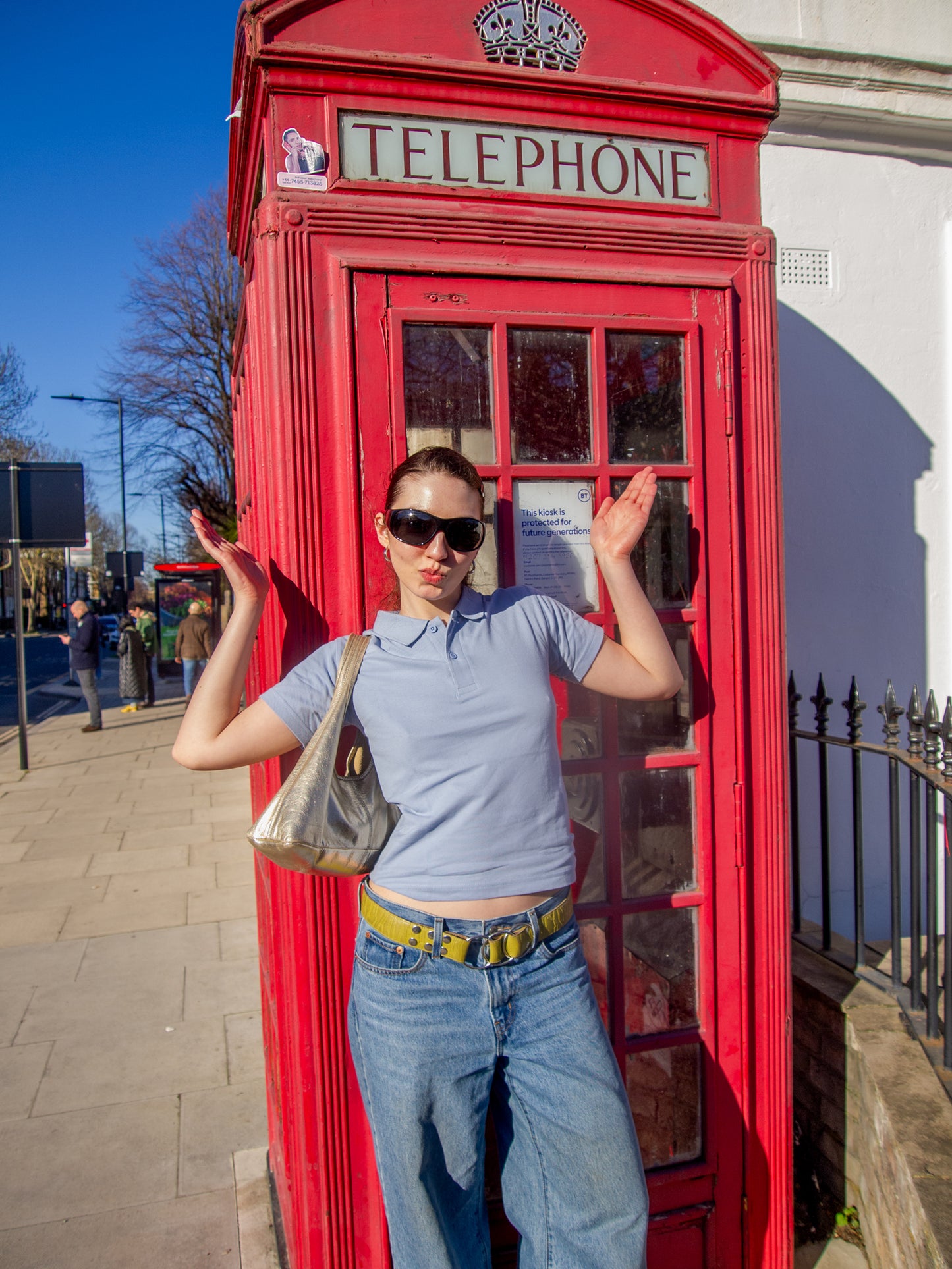 Sabina is 170 cm tall and wears size XS. | light blue