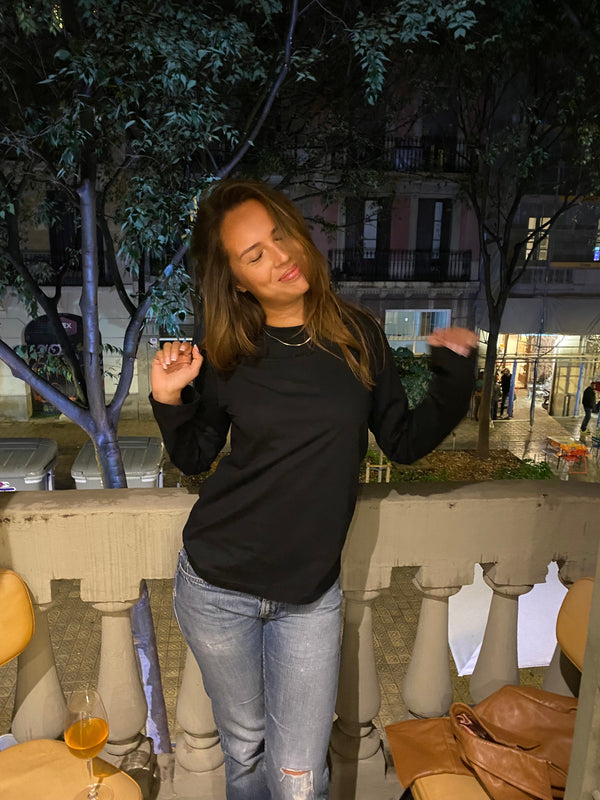 Nadia is 170 cm tall and wears size S. | black