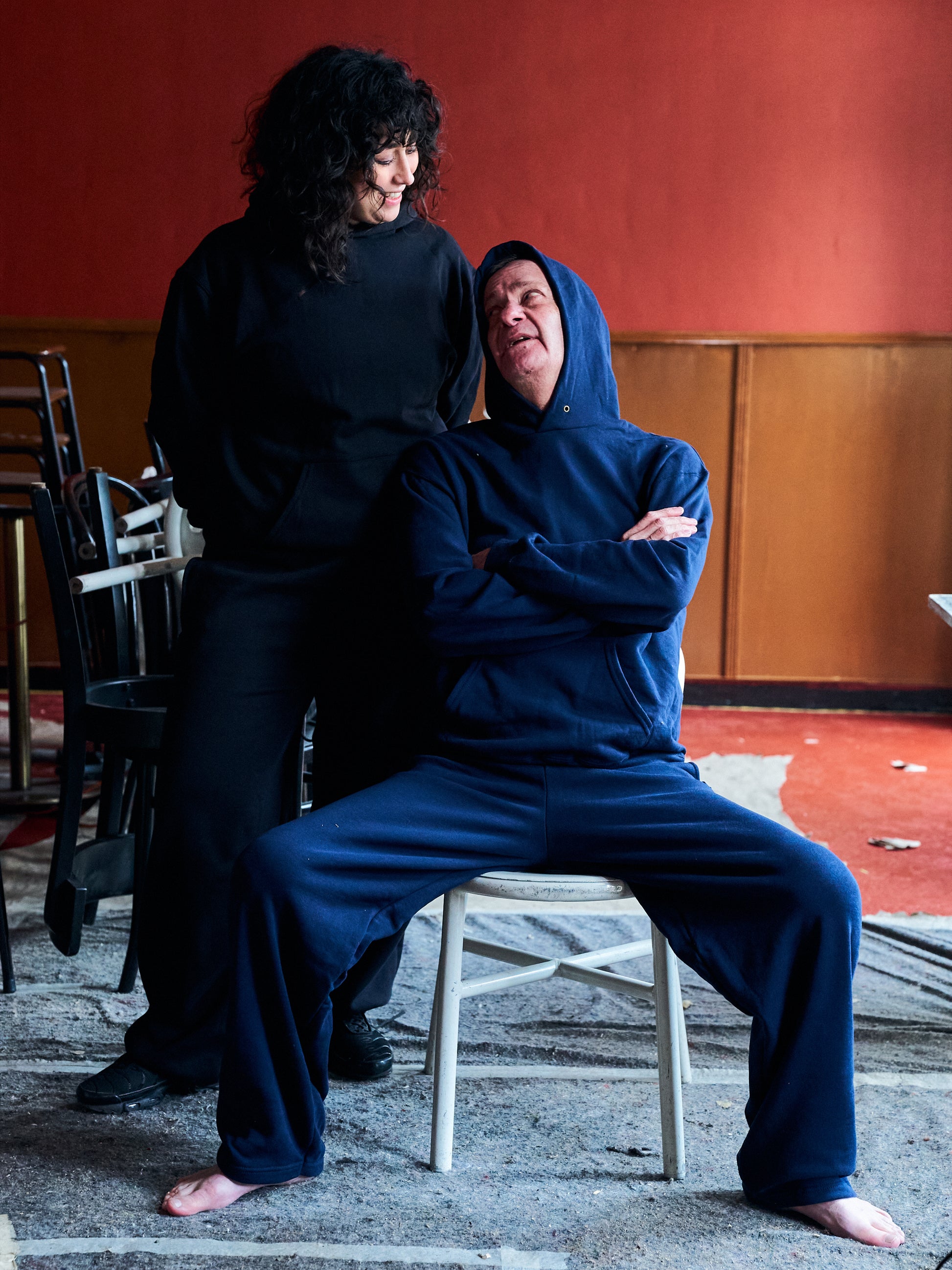 Mina is 165 cm tall and wears size L. | black