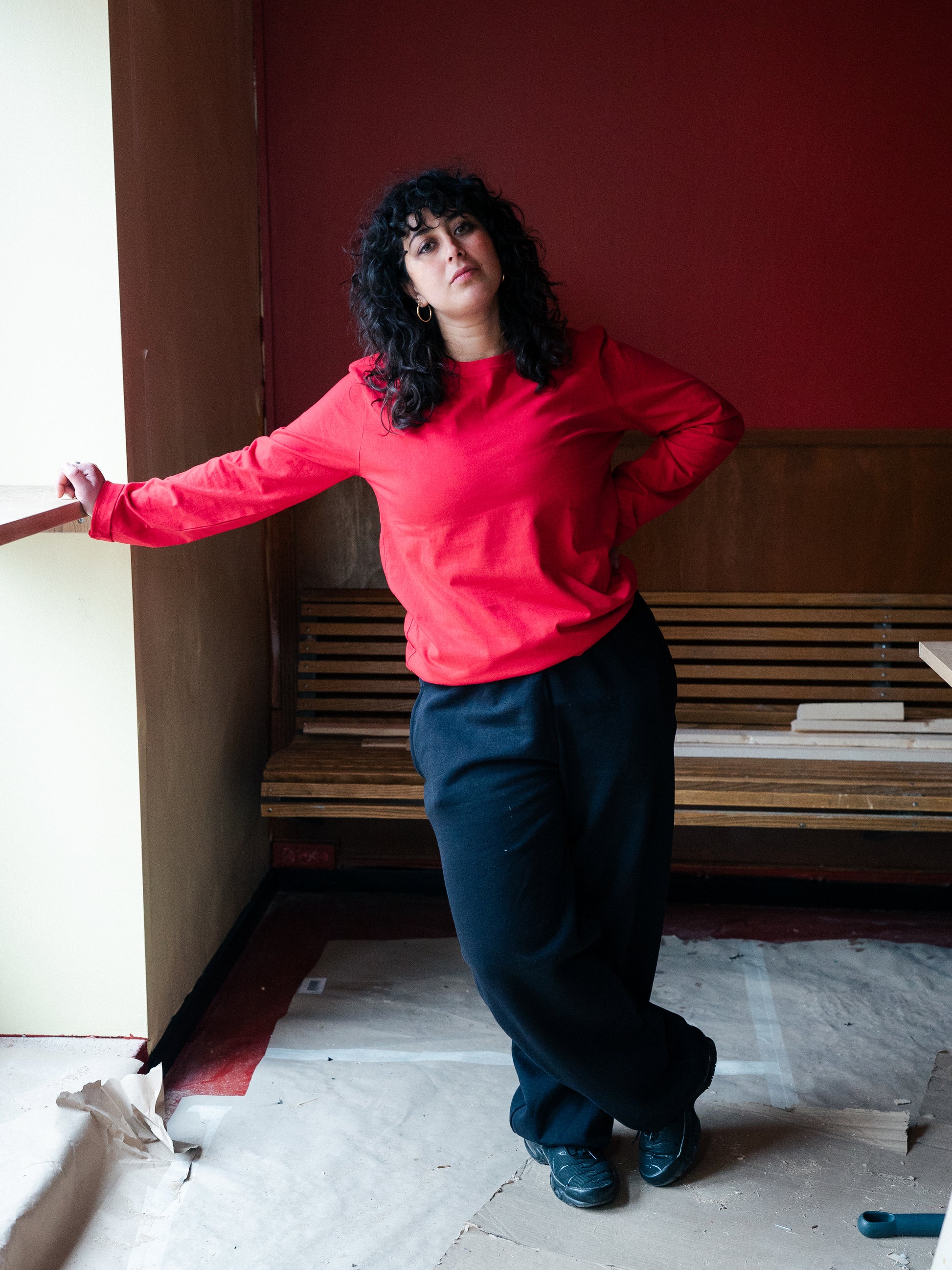 Mina is 165 cm tall and wears size M. | red