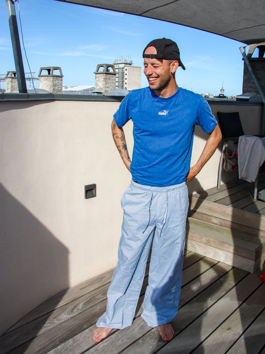 Tor is 184 cm tall and wears size L. | light blue