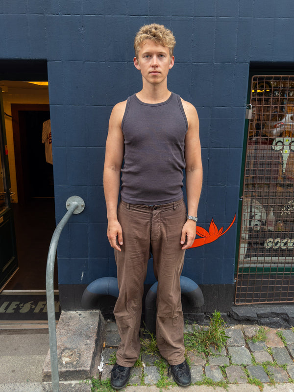 Peter is 188 cm tall and wears size XL. | dark grey
